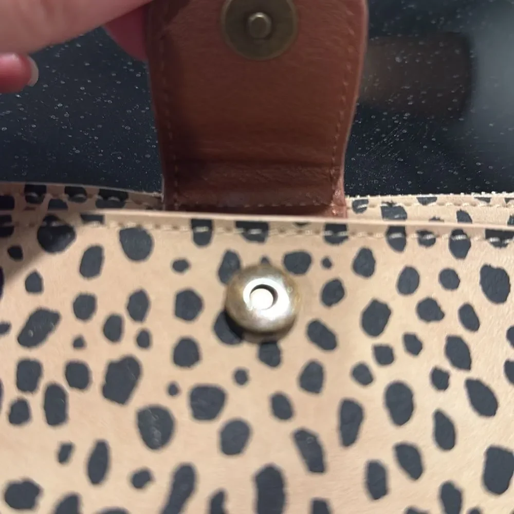 Chic Leopard Print Wristlet with Tan Accent